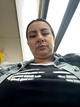 Snapshot of Abril_Luv chatting on October 2025 12:04:02 PM Abril Luv online show from October 2025 12:04:02 PM