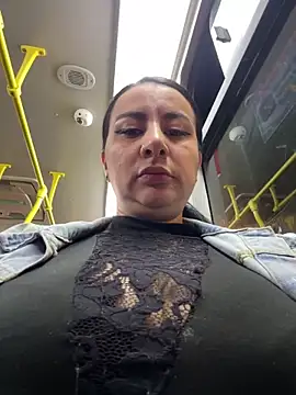 Snapshot of Abril_Luv chatting on November 2025 12:20:01 AM Abril Luv online show from November 2025 12:20:01 AM