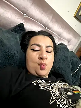 Snapshot of Abril_Luv chatting on November 2025 12:02:01 AM Abril Luv online show from November 2025 12:02:01 AM