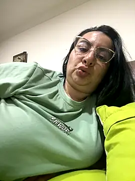 Snapshot of Abril_Luv chatting on December 2025 01:22:02 AM Abril Luv online show from December 2025 01:22:02 AM