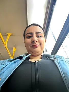 Snapshot of Abril_Luv chatting on December 2025 12:25:02 PM Abril Luv online show from December 2025 12:25:02 PM