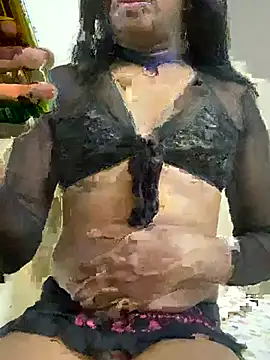 Snapshot of Femcrossy chatting on February 2025 07:18:02 PM Femcrossy online show from February 2025 07:18:02 PM