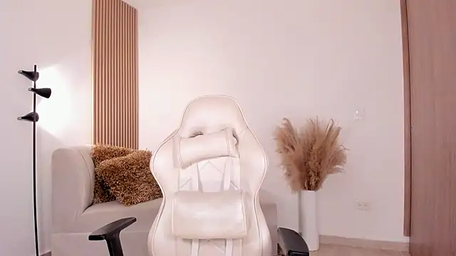 Snapshot of wandathompson_ chatting on February 2025 05:21:01 PM wandathompson online show from February 2025 05:21:01 PM