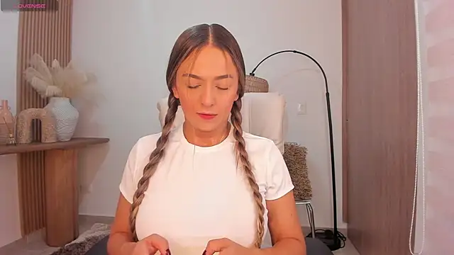 Snapshot of wandathompson_ chatting on March 2026 10:07:02 AM wandathompson online show from March 2026 10:07:02 AM