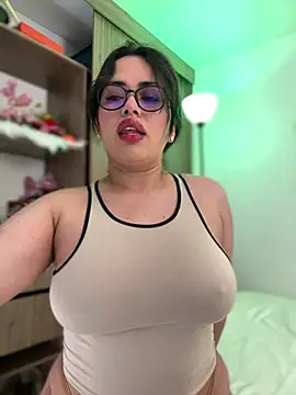 Snapshot of andra_rose chatting on January 2025 11:06:01 PM andra rose online show from January 2025 11:06:01 PM