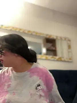 Snapshot of andra_rose chatting on February 2025 12:28:01 AM andra rose online show from February 2025 12:28:01 AM