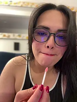 Snapshot of andra_rose chatting on February 2025 11:09:01 PM andra rose online show from February 2025 11:09:01 PM