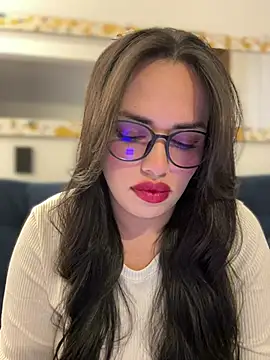 Snapshot of andra_rose chatting on March 2025 11:09:02 PM andra rose online show from March 2025 11:09:02 PM