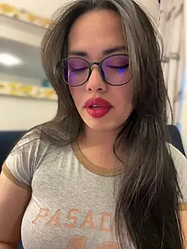 Snapshot of andra_rose chatting on March 2025 11:11:01 PM andra rose online show from March 2025 11:11:01 PM