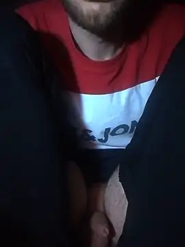 Snapshot of Adamvarga0318 chatting on March 2025 10:51:01 PM Adamvarga0318 online show from March 2025 10:51:01 PM