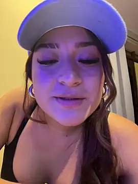 Snapshot of LuceroRm chatting on June 2026 03:50:02 AM LuceroRm online show from June 2026 03:50:02 AM