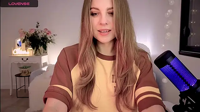 Snapshot of ImKeira chatting on February 2025 08:13:02 PM ImKeira online show from February 2025 08:13:02 PM