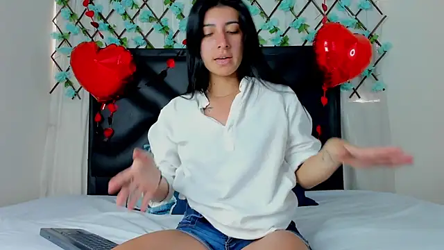 EmmaWilliamss online show from February 2025 03:58:01 PM