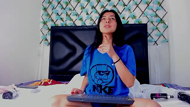 EmmaWilliamss online show from March 2026 02:00:01 PM