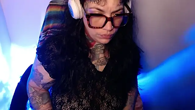 Snapshot of VampGirl1 chatting on January 2026 07:33:01 AM VampGirl1 online show from January 2026 07:33:01 AM