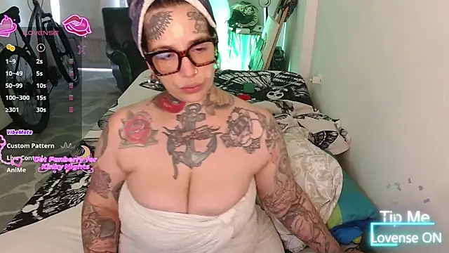 Snapshot of VampGirl1 chatting on April 2026 04:36:02 PM VampGirl1 online show from April 2026 04:36:02 PM