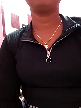 Snapshot of ANGE-MOU chatting on February 2025 02:58:01 AM ANGE-MOU online show from February 2025 02:58:01 AM