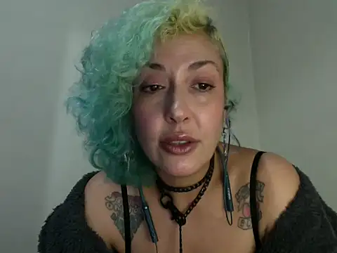 Snapshot of MariLouM chatting on May 2026 06:26:02 PM MariLouM online show from May 2026 06:26:02 PM