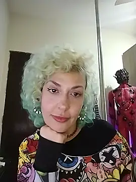 Snapshot of MariLouM chatting on July 2026 01:02:02 AM MariLouM online show from July 2026 01:02:02 AM