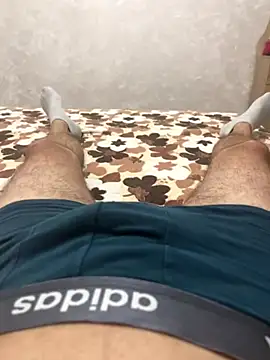 Snapshot of mihaixxx1 chatting on November 2025 05:13:02 PM mihaixxx1 online show from November 2025 05:13:02 PM