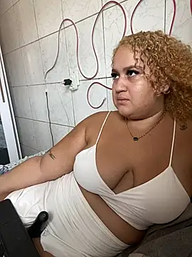 MinaBoss online show from February 2025 02:26:02 PM