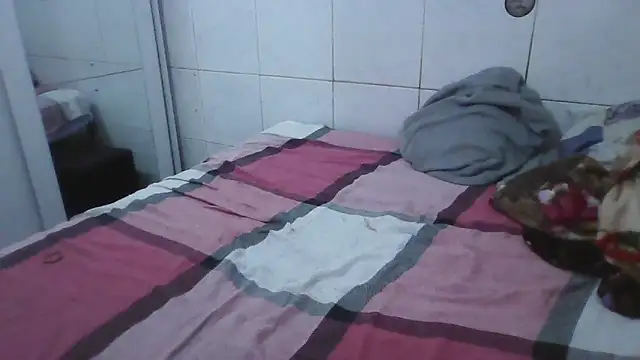 MinaBoss online show from October 2025 01:27:01 AM