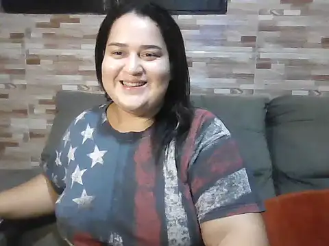 Snapshot of MinaBoss chatting on April 2026 03:37:01 AM MinaBoss online show from April 2026 03:37:01 AM