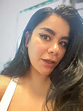 Insane Issa online show from January 2025 06:04:01 PM