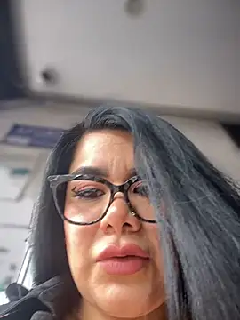 Insane Issa online show from January 2025 07:28:02 PM