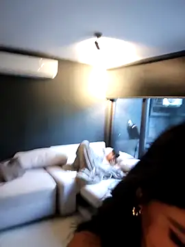 Insane Issa online show from September 2025 10:11:01 PM