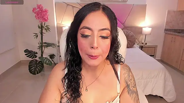 Snapshot of kim_thompson_1 chatting on November 2025 11:10:01 AM kim thompson 1 online show from November 2025 11:10:01 AM