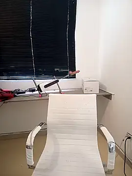 Snapshot of MIYESSI chatting on January 2025 04:44:01 PM MIYESSI online show from January 2025 04:44:01 PM