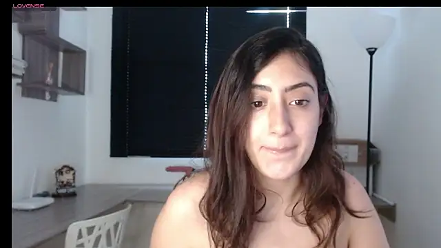 Snapshot of MIYESSI chatting on February 2025 07:27:02 PM MIYESSI online show from February 2025 07:27:02 PM