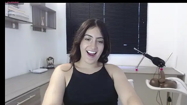 Snapshot of MIYESSI chatting on February 2025 07:52:02 PM MIYESSI online show from February 2025 07:52:02 PM