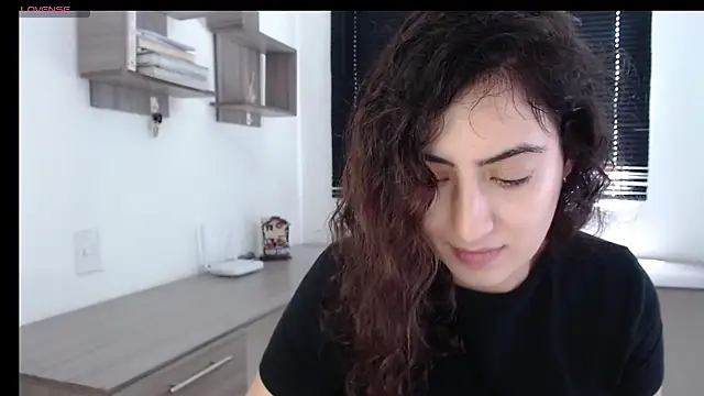 Snapshot of MIYESSI chatting on February 2025 03:43:01 PM MIYESSI online show from February 2025 03:43:01 PM