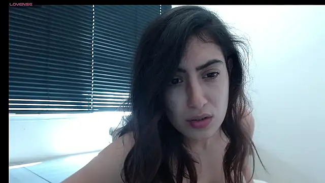 Snapshot of MIYESSI chatting on February 2025 07:38:01 PM MIYESSI online show from February 2025 07:38:01 PM