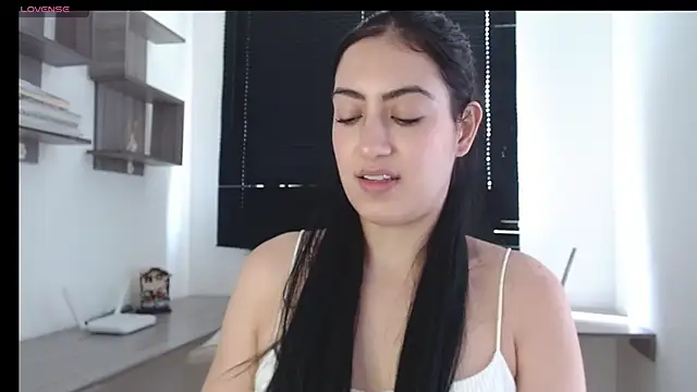 Snapshot of MIYESSI chatting on February 2025 03:37:02 PM MIYESSI online show from February 2025 03:37:02 PM