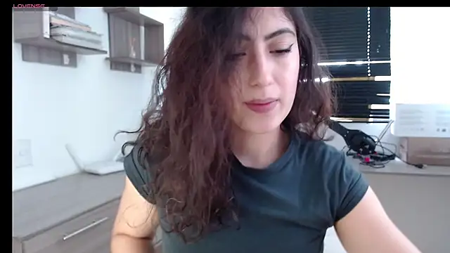 Snapshot of MIYESSI chatting on March 2025 04:28:02 PM MIYESSI online show from March 2025 04:28:02 PM