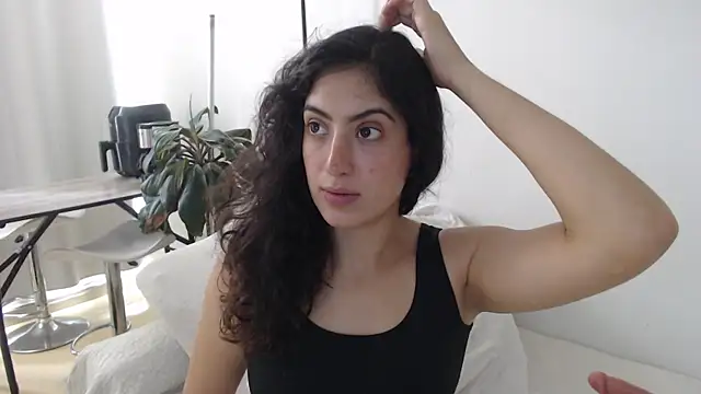 MIYESSI online show from June 2026 06:58:02 PM