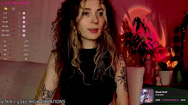 IttyKitty online show from October 2025 06:19:02 PM