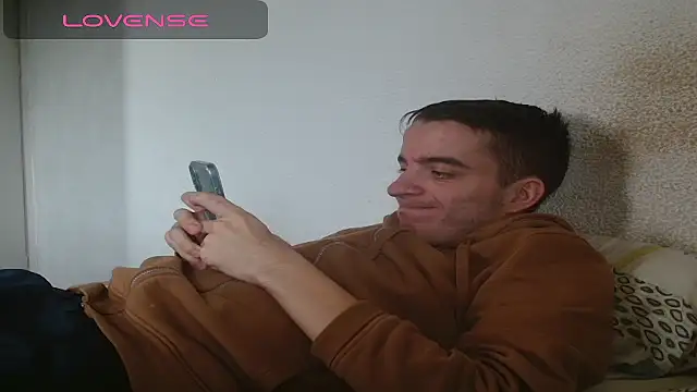 Snapshot of Tombgy07 chatting on November 2025 02:16:01 PM Tombgy07 online show from November 2025 02:16:01 PM