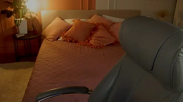 anita blairr online show from November 2025 12:57:02 AM