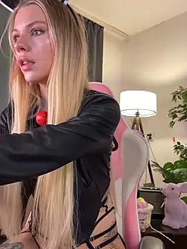 KittyKatyDream online show from April 2026 05:11:01 PM