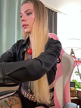 KittyKatyDream online show from May 2026 01:07:01 PM