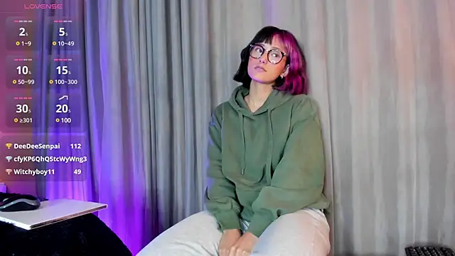 Snapshot of tati_cardenas chatting on March 2025 09:52:02 AM tati cardenas online show from March 2025 09:52:02 AM