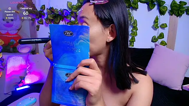 Snapshot of tati_cardenas chatting on November 2025 06:33:01 AM tati cardenas online show from November 2025 06:33:01 AM