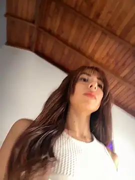 Snapshot of lauravasquez chatting on April 2026 03:53:02 PM lauravasquez online show from April 2026 03:53:02 PM