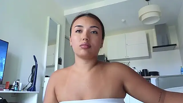 lily  foster online show from March 2026 06:39:01 AM