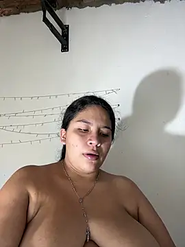 moncerrat luna online show from February 2026 01:43:01 PM