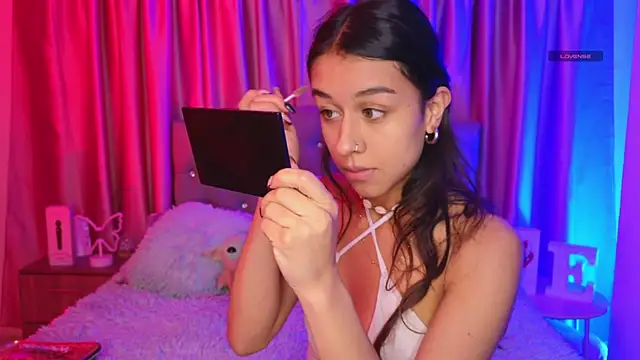 Snapshot of Emiily_Scott1 chatting on April 2026 11:48:01 PM Emiily Scott1 online show from April 2026 11:48:01 PM